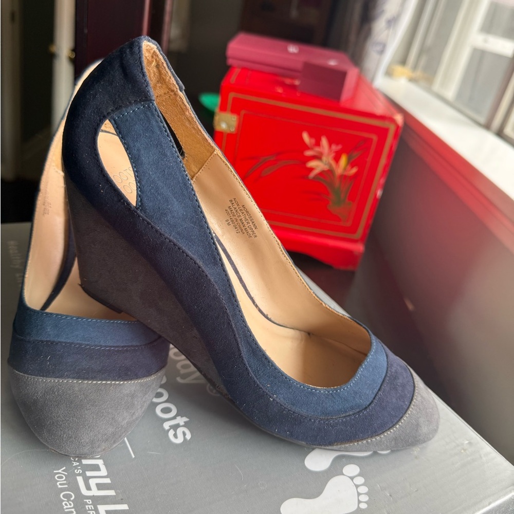 Easy Spirit Blue and Gray Wedge Shoes with Comfort